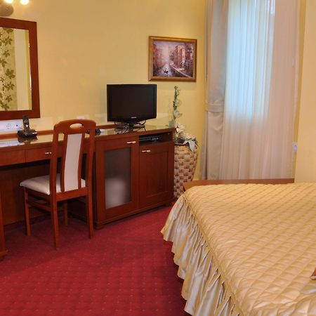 Hotel Botika คราลเยโว ห้อง รูปภาพ