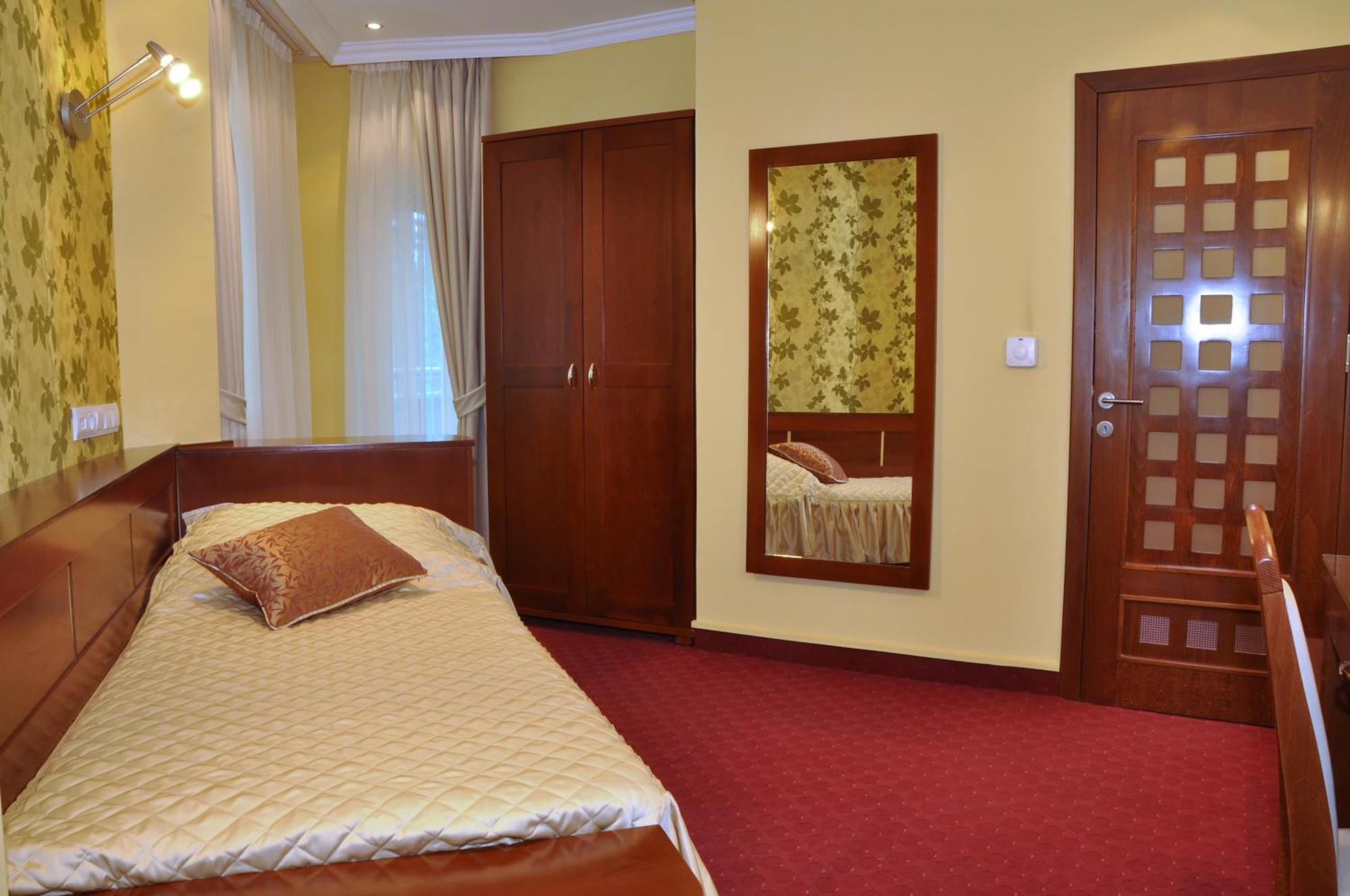 Hotel Botika คราลเยโว ภายนอก รูปภาพ